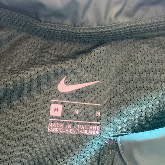 Nike NDSU short sleeve windbreaker - Picture 3 of 6